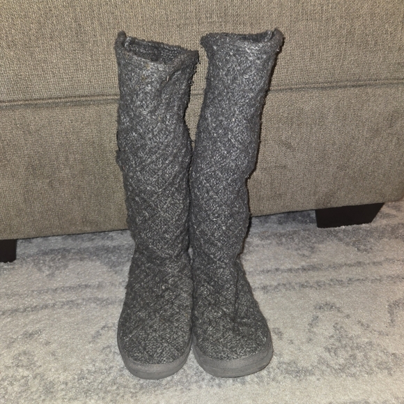 Women's UGG Gray Knit Button-Up Boots - Picture 2 of 4